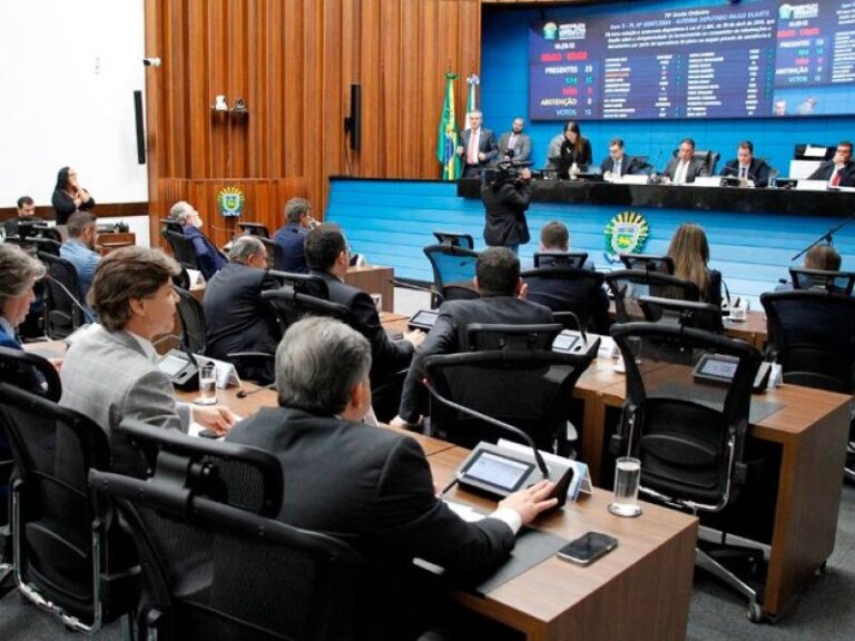 Deputados aprovam remoção de cabeamento inativado de serviços de telecomunicação