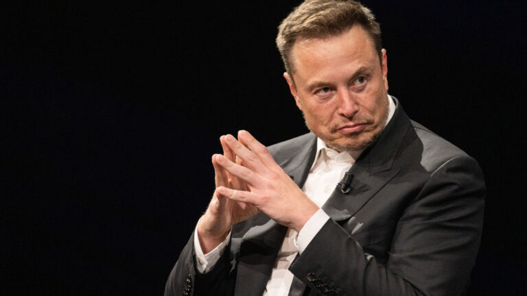 Em novo ataque e sem provas, Musk acusa Moraes de ter interferido na eleição de 2022