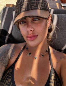 Rafaella Santos curte praia paradisíaca na Grécia Reprodução/Instagram