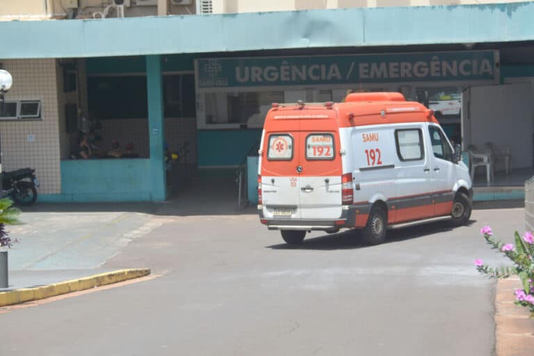 Mãe é presa após tentar matar bebê de 8 meses afogada em São Gabriel