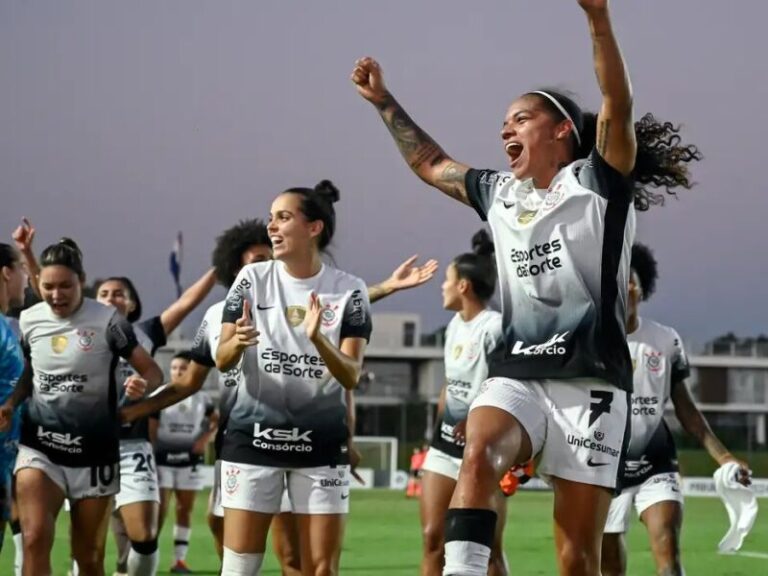 Corinthians vai às semifinais da Libertadores Feminina