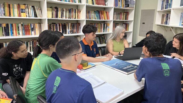 Da sala de aula ao Senado Federal: jornada de professora e aluno da Rede Pública de MS inspira o futuro