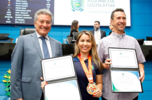 Deputado faz homenagens aos campeões de Kung Fu Wushu