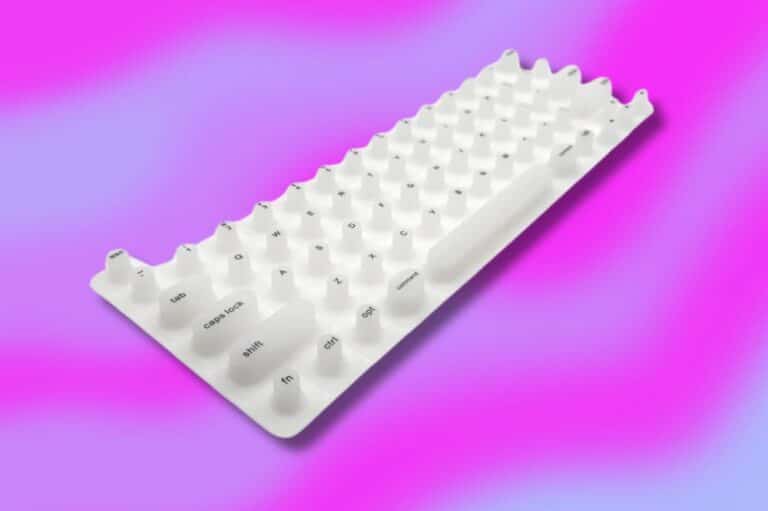 Este teclado promete solucionar desconforto para digitar com unhas longas