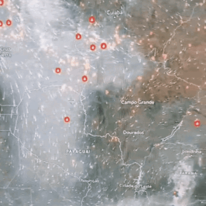 Incêndio na divisa com a Bolívia causa grande quantidade de fumaça em Coxim