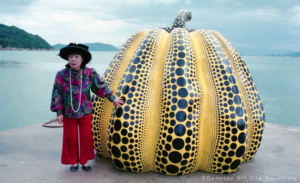 Escultura Pumpkin, Yayoi Kusama, Naoshima