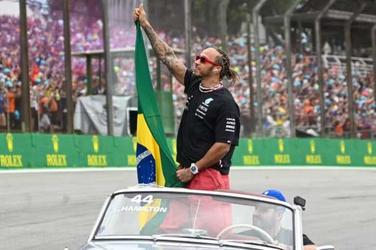 Lewis Hamilton pilotará McLaren histórica de Ayrton Senna no GP de São Paulo