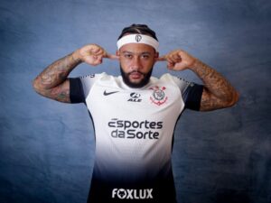 Memphis Depay pode deixar o Corinthians após crise com patrocinadora