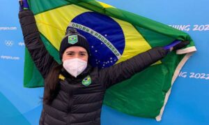 Brasileira conquista primeira medalha brasileira na Copa do Mundo de esportes de inverno