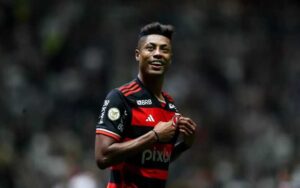 Bruno Henrique, do Flamengo, é alvo de operação da PF