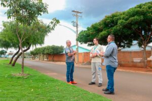 Técnicos da Energisa visitam o Bairro Planalto para verificar quedas de energia