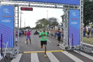 Vigilante chega com chance de vencer Corrida do Rádio Clube