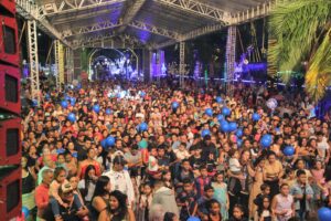 Com Família Rena e Patati Patatá, milhares de pessoas celebram a reabertura da Cidade do Natal