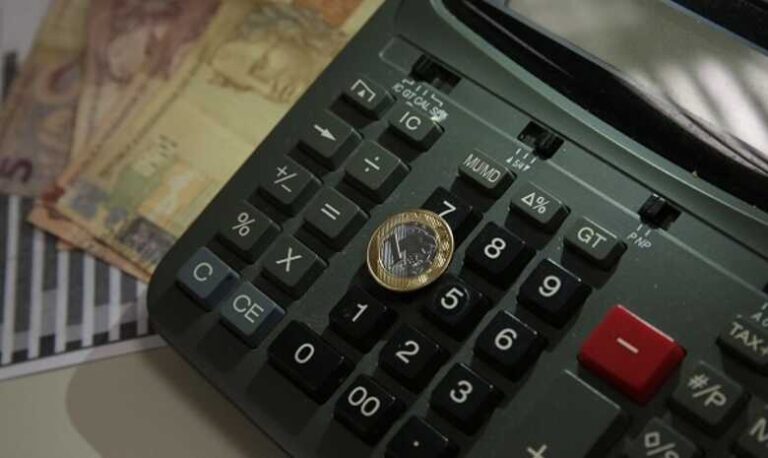 Comissão do Congresso aprova relatório preliminar da lei orçamentária de 2025