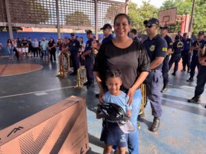 Escola Civil Metropolitana Governador Harry Amorim Costa premia alunos destaques no 4º bimestre