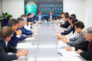 Governo de MS apresenta balanço do ano e perspectivas para 2025 à Assembleia Legislativa