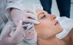 Harmonização facial: Entenda tratamento e veja famosos que fizeram