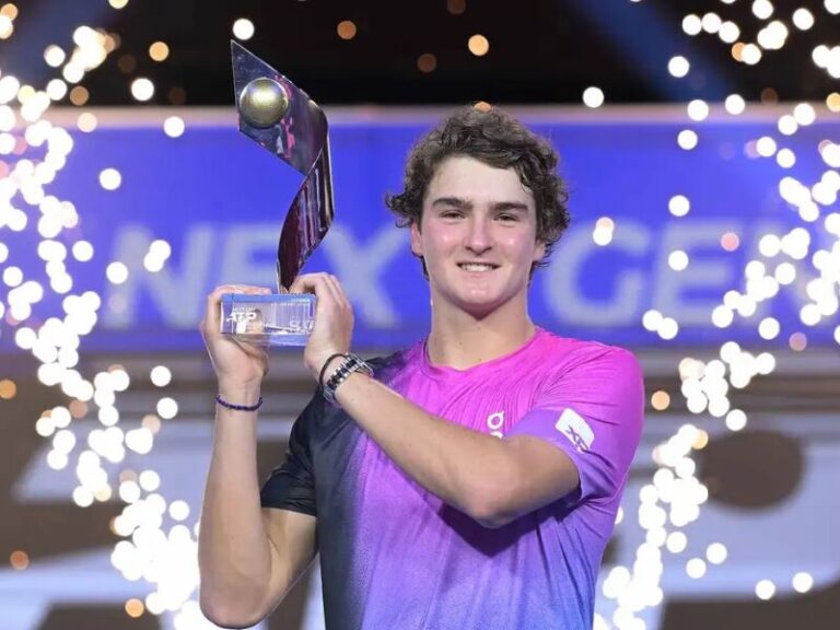 João Fonseca conquista o título do Next Gen ATP Finals