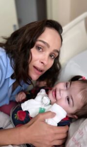 Leticia Cazarré e a filha Maria Guilhermina Reprodução: Instagram