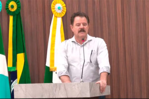 Prefeito João Carlos Krug participa de sessão da Câmara e discute importantes projetos para Chapadão do Sul