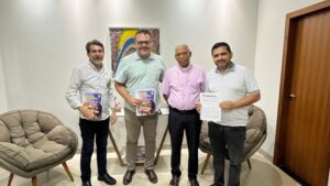 Prefeito de Dourados apresenta relatório de transição ao bispo diocesano