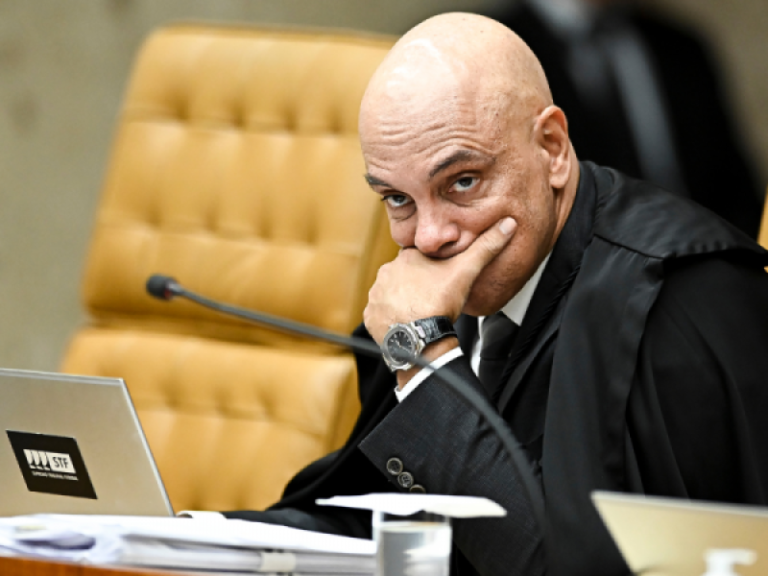 STF forma maioria para manter Moraes na relatoria de ação sobre golpe