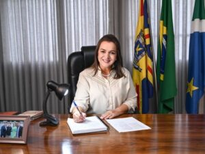 Secretariado de Adriane não assume amanhã