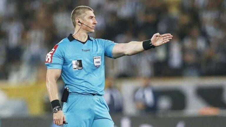 Daronco é eleito o pior árbitro de 2024 em pesquisa do UOL