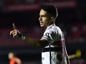 De MS, jogador rescinde com São Paulo e assina com Atlético-GO