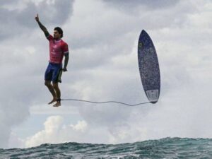 Foto histórica de Gabriel Medina ganha 'Oscar' da fotografia esportiva