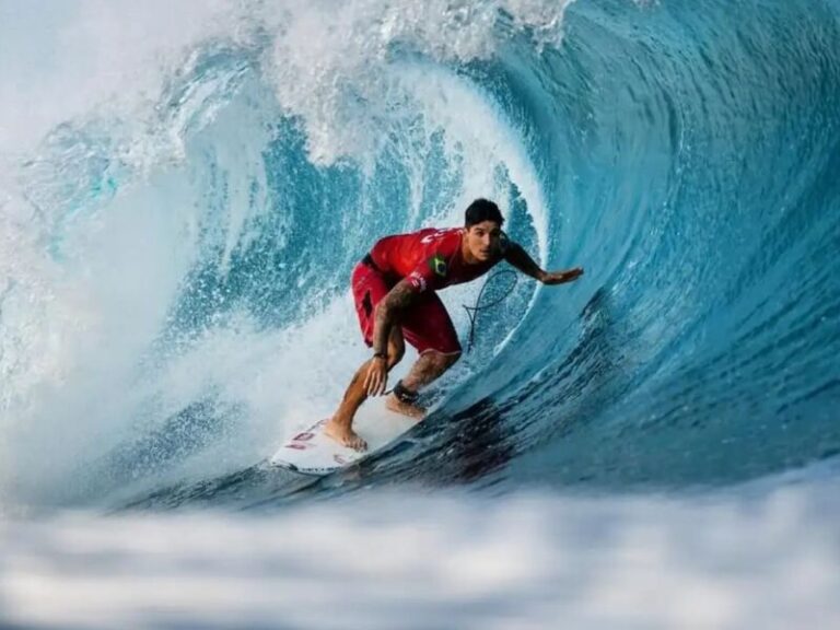 Gabriel Medina lesiona ombro e perde temporada 2025 da WSL