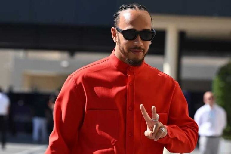 Lewis Hamilton é oficialmente anunciado como piloto da Ferrari