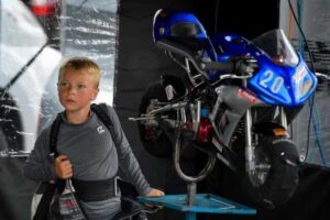 Piloto de 7 anos morre após acidente em kartódromo na Holanda