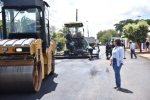 Prefeita Adriane acompanha progresso de obras, com foco em melhorias na educação, infraestrutura e lazer