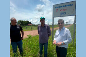 Prefeito Walter Schlatter e secretários visitam o interior do município e passaram pelo Assentamento Aroeira e Pedra Branca