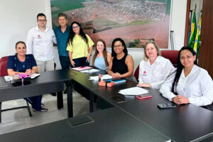 Prefeito Walter Schlatter recebe equipe da Cruz Vermelha Brasileira de Chapadão do Sul