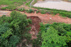 Temporal destrói parte da cidade e prefeita de Sonora decreta emergência