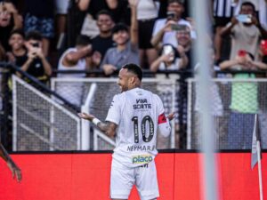 Após gol olímpico, Neymar é exaltado pela imprensa internacional: 'espetacular'