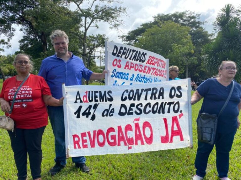 Aposentados reivindicam redução de contribuição de 14% da previdência