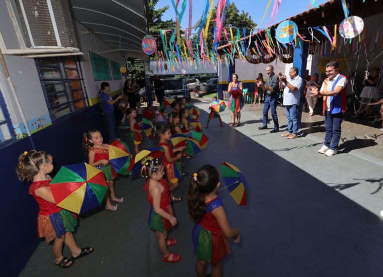 Ceim Professor Guilherme Gomes inova com bloquinho de carnaval para crianças