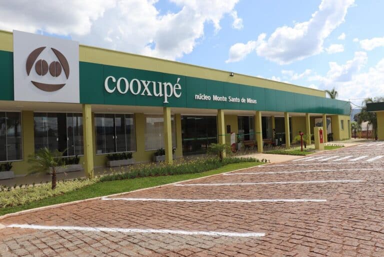 Cooxupé entra no mercado de soja e milho em sociedade com Agrobom