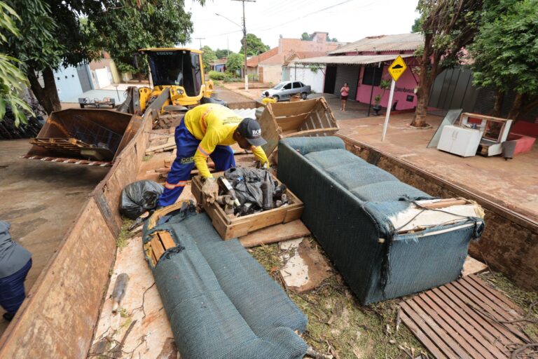 Depois de coletar 247 toneladas de resíduos no Canaã I, mutirão vai ao Jóquei Clube