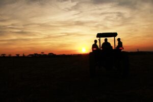 Orientações sobre o trânsito de máquinas agrícolas nas rodovias