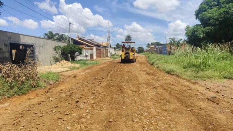 Prefeitura inicia recuperação de vias sem pavimentação danificadas pelas chuvas do Jardim Colúmbia