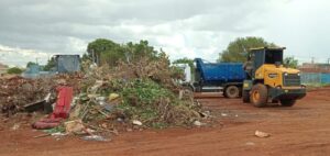 Prefeitura intensifica limpeza e remove 38 caminhões de resíduos descartados irregularmente em espaços públicos