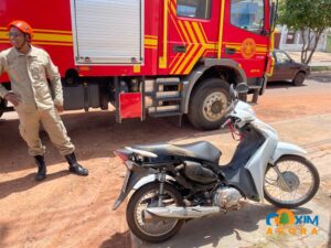Colisão entre carro e motocicleta deixa mulher ferida em avenida de Coxim