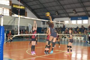 Com oito equipes, Torneio de Voleibol Feminino em Douradina