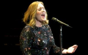 Disputa entre Adele e Toninho Geraes vira caso de polícia