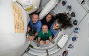 A nave espacial Crew-9 deve levar os astronautas Butch Wilmore, Nick Hague, Suni Williams e Aleksandr Gorbunov