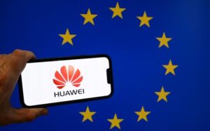 O Parlamento Europeu suspendeu nesta sexta-feira o acesso às suas instalações a representantes da Huawei, um dia após o surgimento de alegações de corrupção beneficiando a empresa.